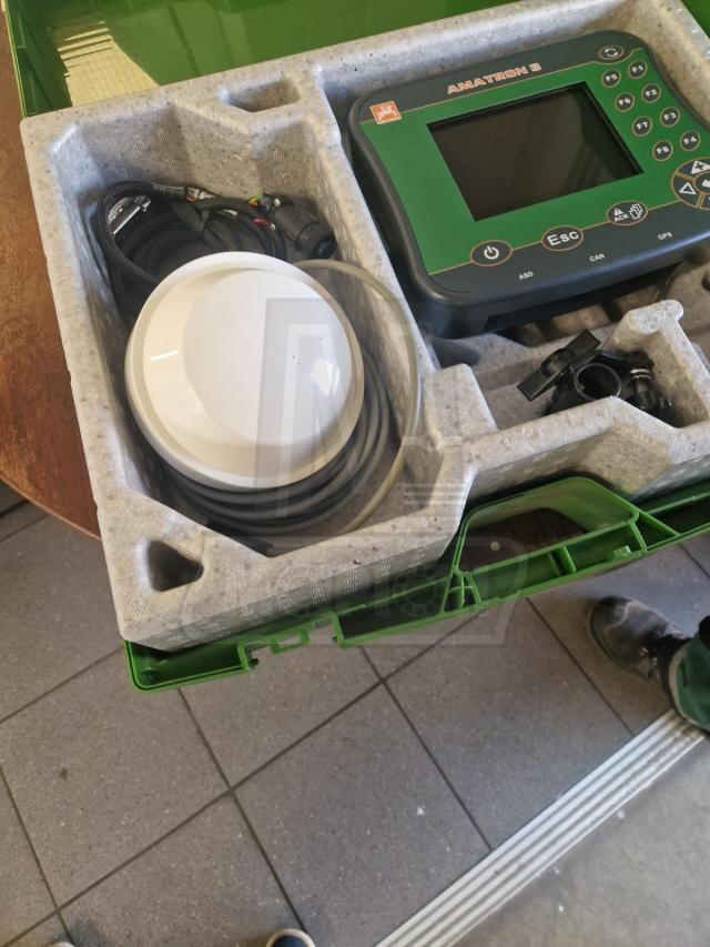 Розкидач мінеральних добрив AMAZONE ZA-TS Profis Hedro 4200 навісний фото 9