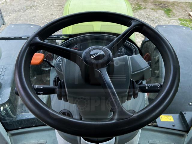 CLAAS Arion 650 cmatic фото 9