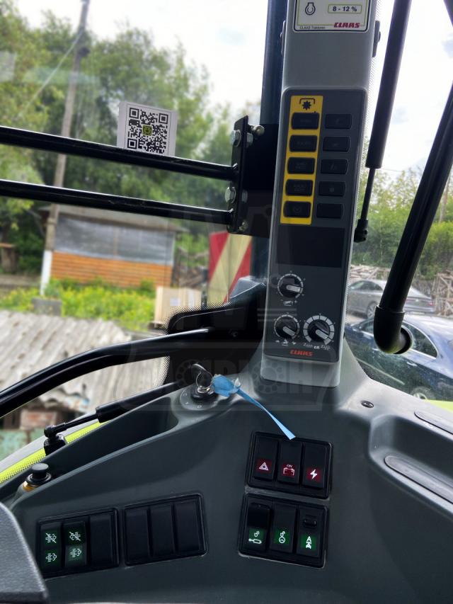CLAAS Arion 650 cmatic фото 11