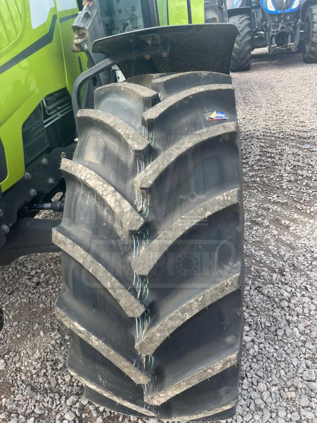 CLAAS Arion 620 C фото 8
