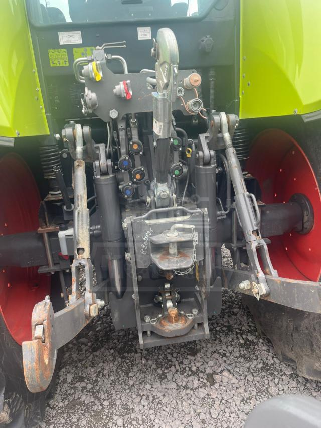CLAAS Arion 620 C фото 4