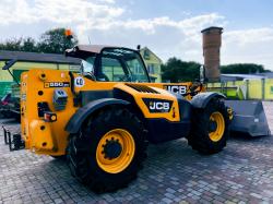 Навантажувач телескопічний JCB ФОТО