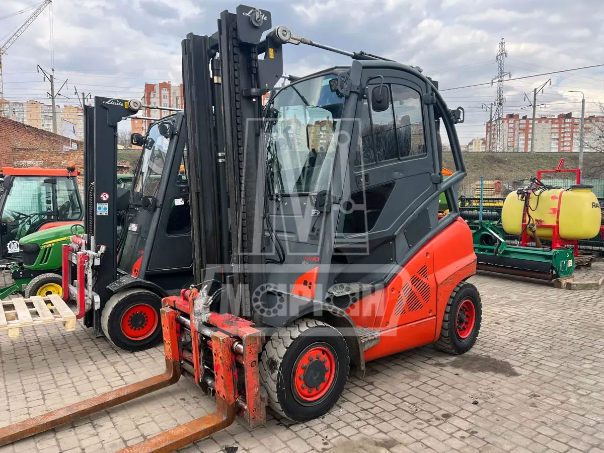 Selbstfahrender Lader Linde H40T-02