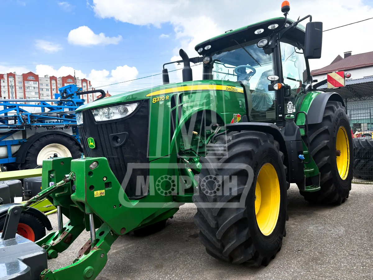 Трактор John Deere 8370 R